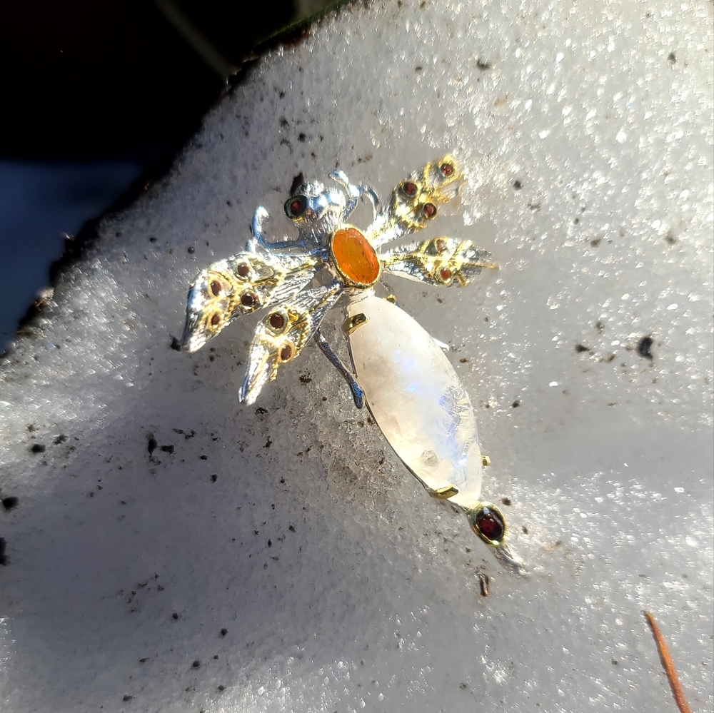 Gorgeous Moonstone Dragonfly Sterling brooch w/Opal & Garnet accents - Picture 9 of 9